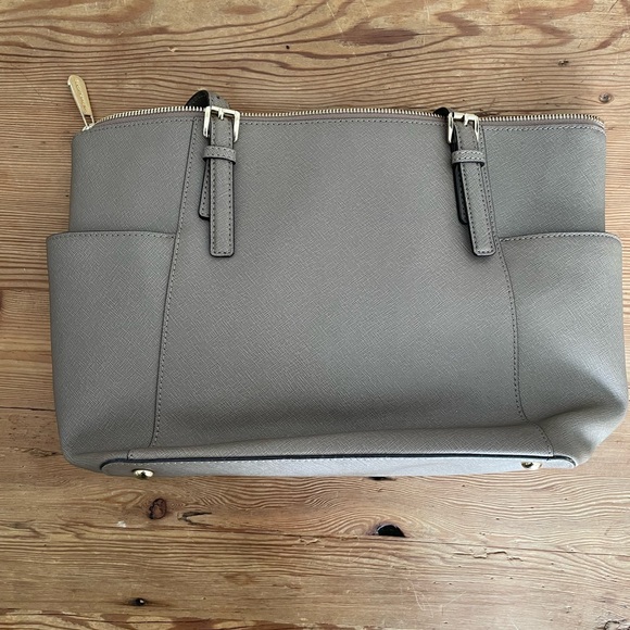 Michael Kors tote, great size! - Picture 2 of 2
